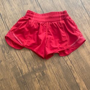 Lululemon Hotty Hot Short Il *2.5"